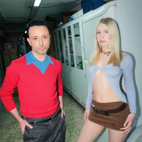 Aleyna Tilki & Mabel Matiz - Kayboldum Masalında