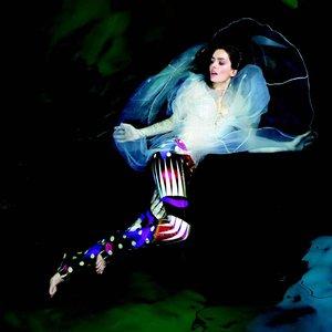 Nil Karaibrahimgil - Seviyorum Sevmiyorum