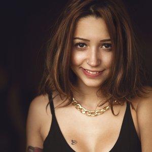 Zeynep Bastık - Fırça