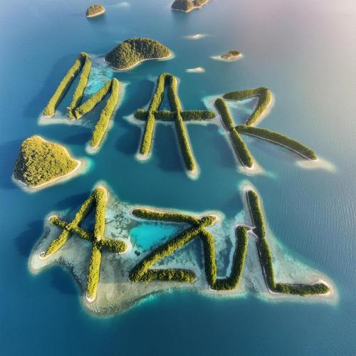 Clean Bandit & Piso 21 - Mar Azul (feat. Jhosy)