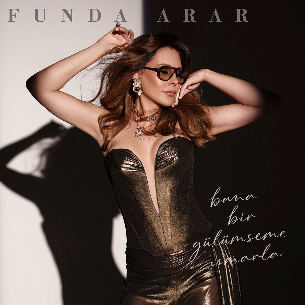 Funda Arar - Bana Bir Gülümseme Ismarla