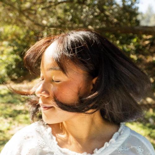 Hannah Mundine - falling in