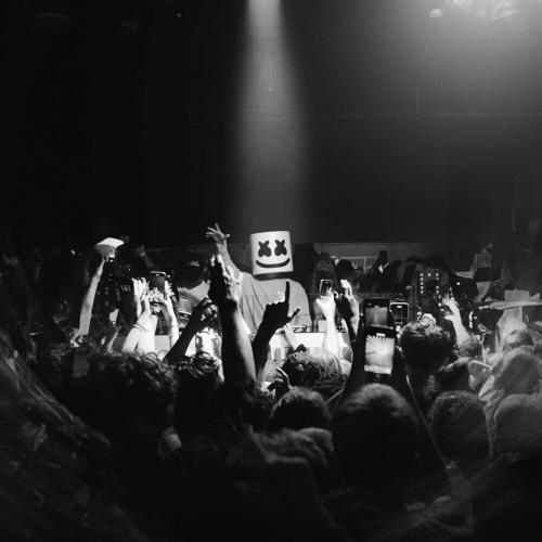 Marshmello feat. FAANGS - Lights On