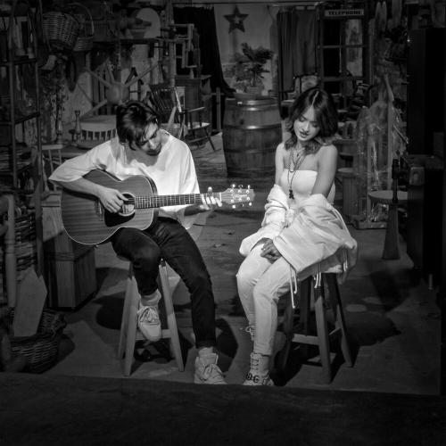Melis Fis - 1 Varsin 1 Yoksun (Akustik)