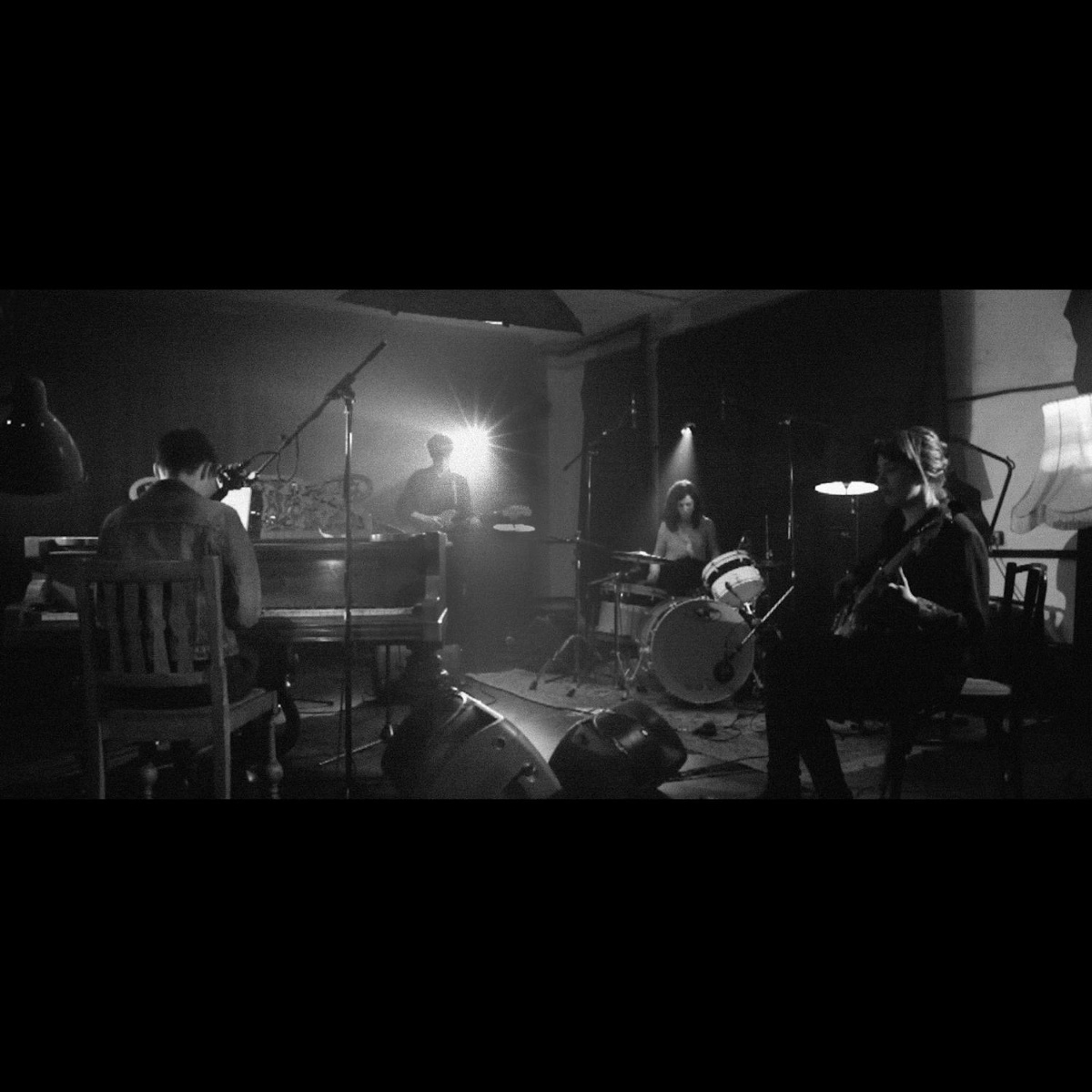 Savages - Paranoid