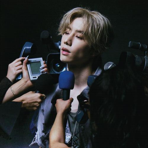 Mark - Hold Still